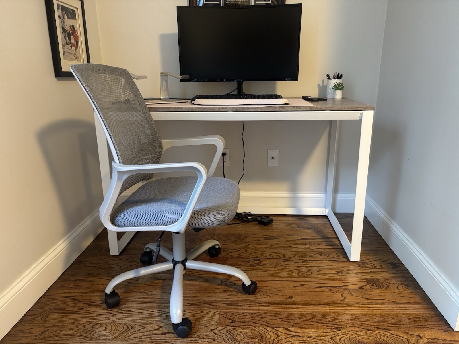 White Freestanding Computer Desk for Home Office/Study, Adults, Under 50 in