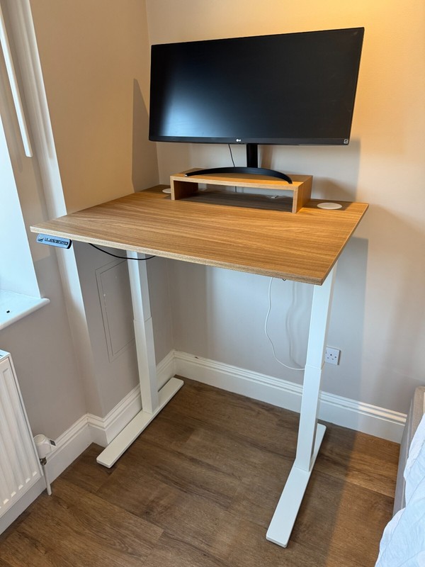 Fully Remi Standing Desk – electric