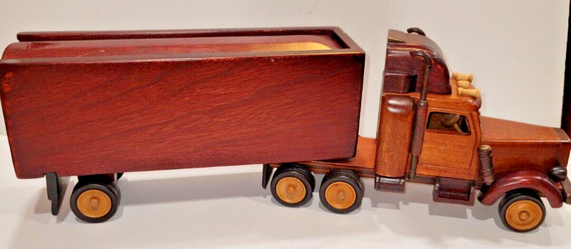 Beautiful Wood 18″ Tractor Trailer Truck w/ 10X3X4 Storage Desk Top Home Decor