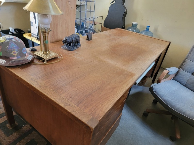 Brown Wood Executive Desk 80x40x30 in with 6 deep Drawers for Home Office